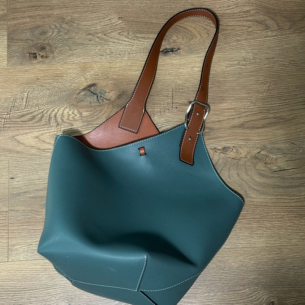 MDBM Maison de Beauté Cholet Bucket Bag Celeste Nappa Leather